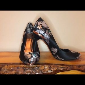 Ted Baker size 37.5 summer vibe stilettos